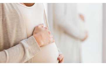 左右卵巢卵泡一大一小会怀双胞胎吗一个卵泡可不可以