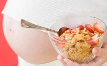 移植28天有宫腔积液的原因是什么？试管移植第二十七天宫腔积液流褐色血？--助孕机构费用价格