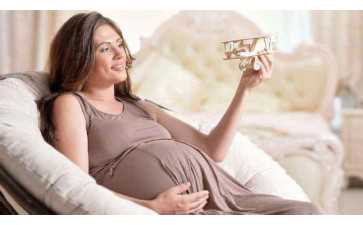 10位多囊卵巢患者经过促排卵后怀孕，2位多囊卵巢促排后怀上双胎